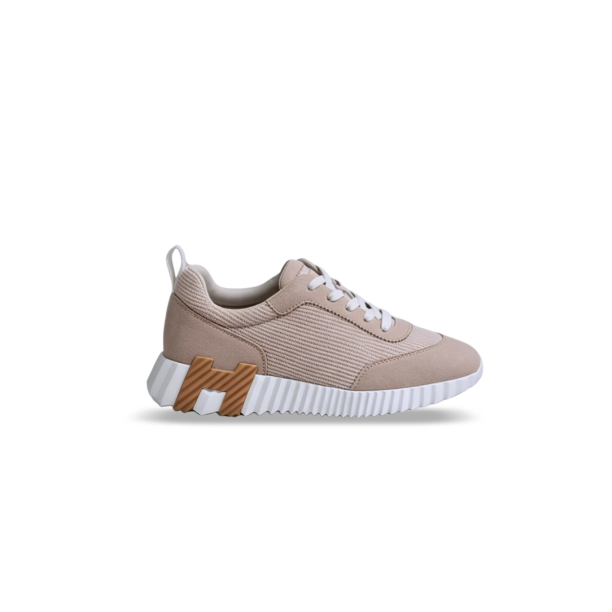 H**me5 bouncing sneakers